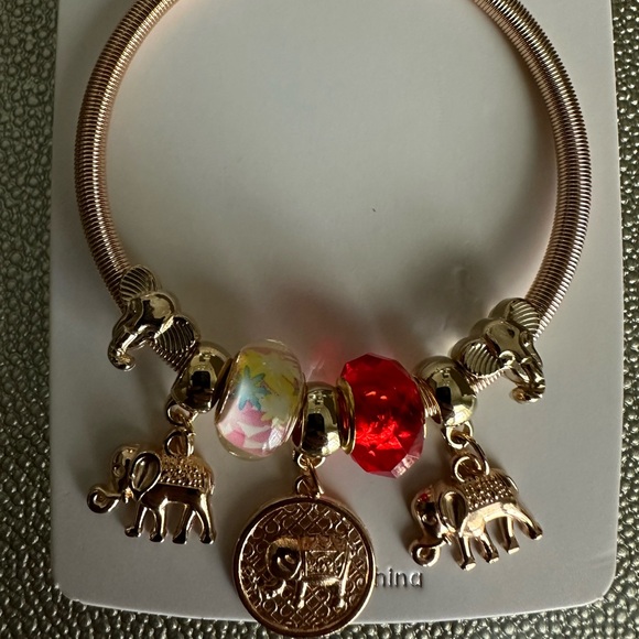 Elephant charm gold-tone bracelet - Picture 6 of 6